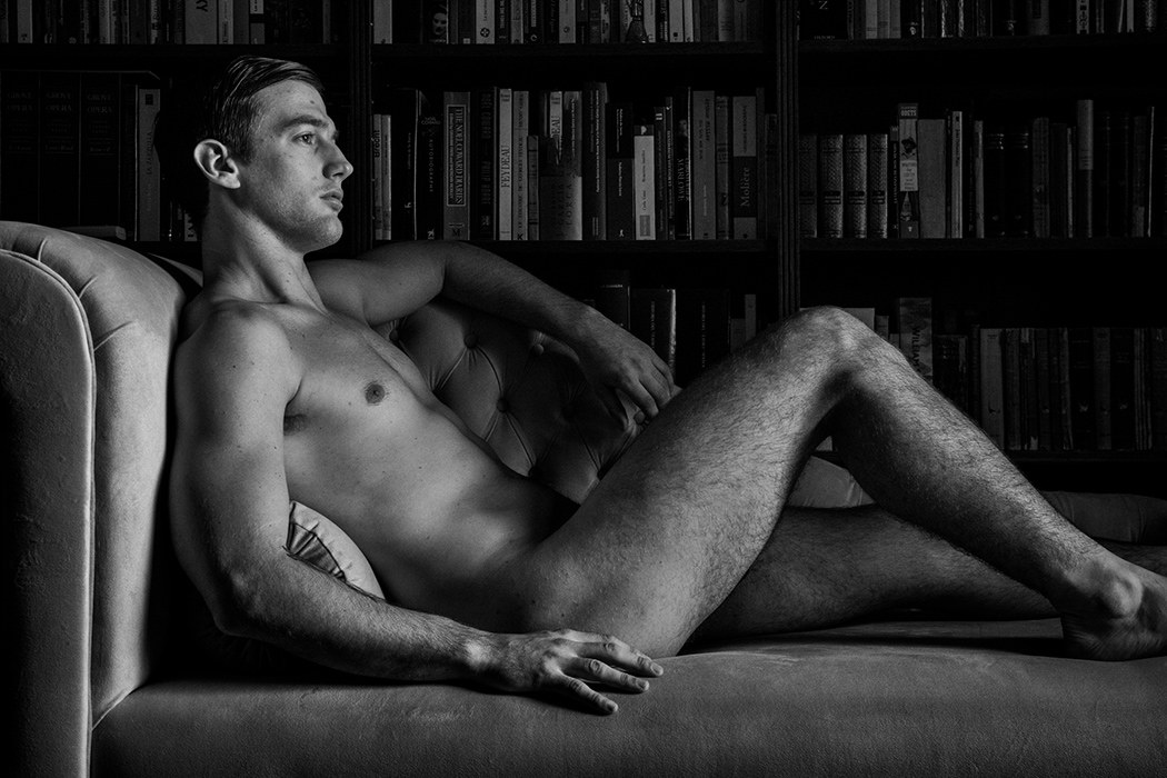 Editorial b/n sillón